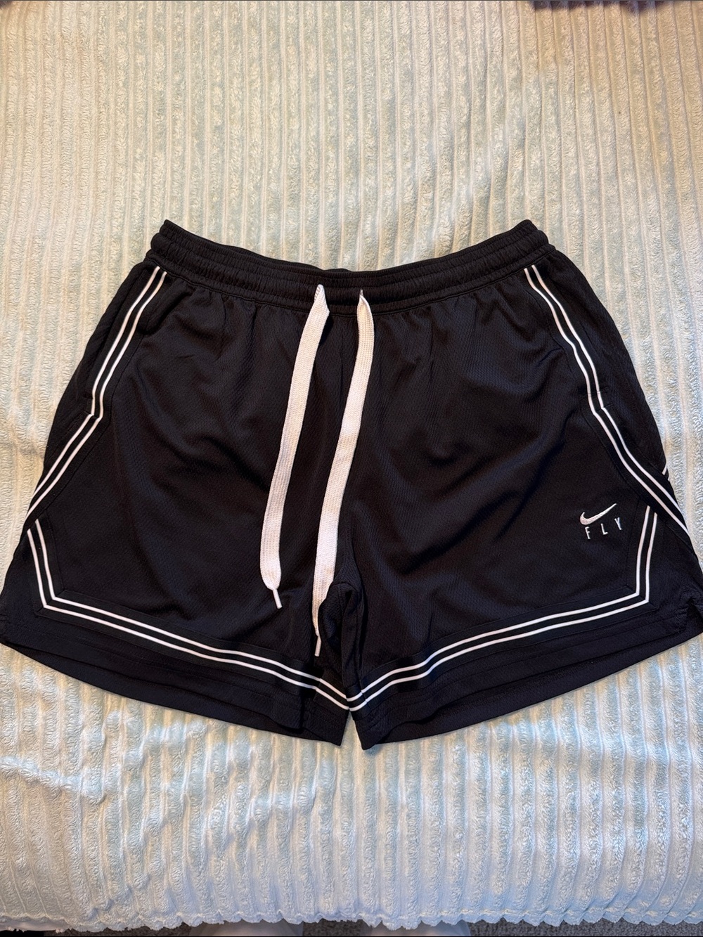 Nike Women’s Fly Crossover Basketball Shorts